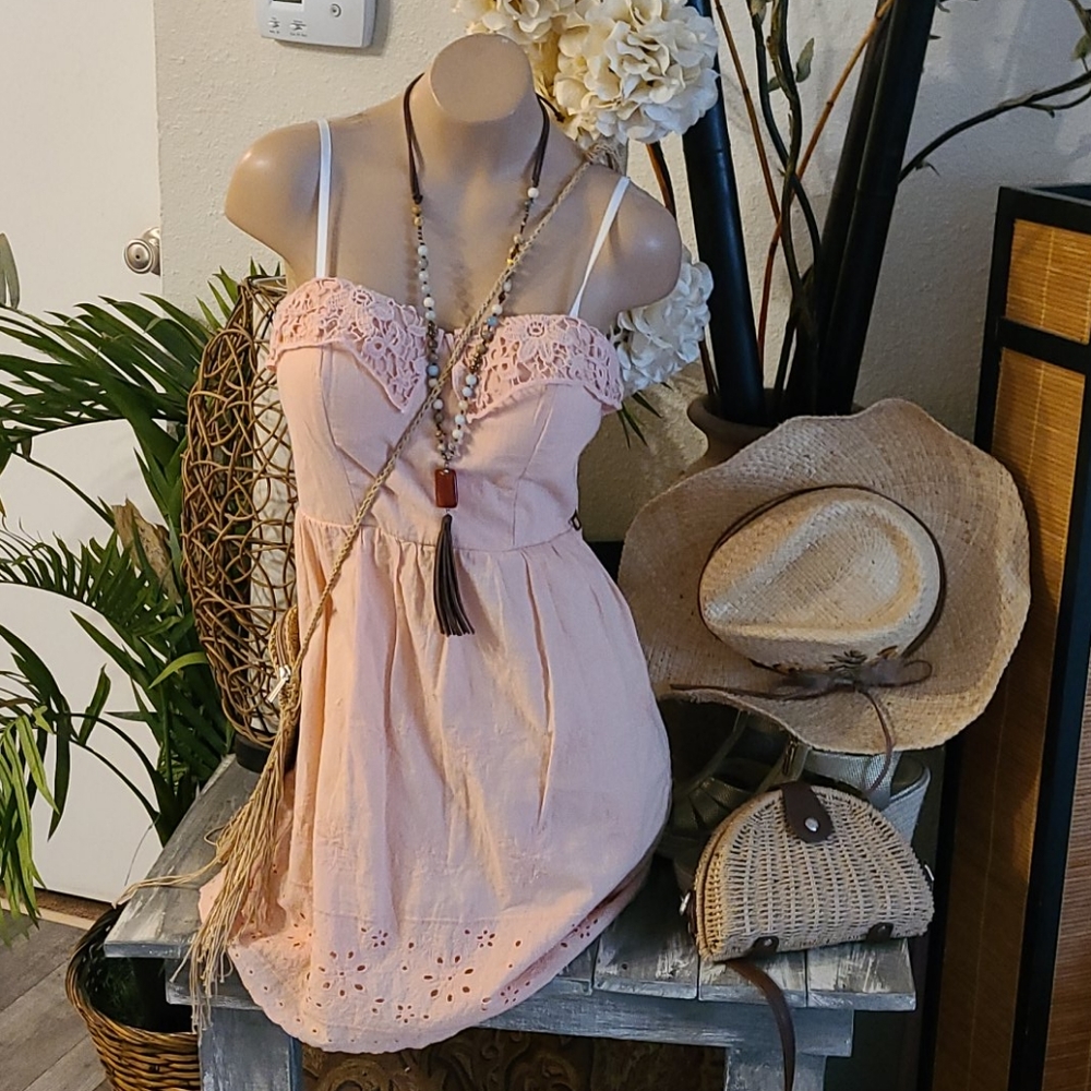 SALE PEACH EMBROIDERED MINI FLOWER LACE DRESS - Picture 15 of 16